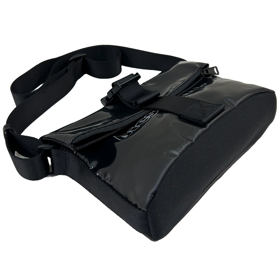 DIESEL X08739 P4635 TRAP/D SHOULDER BAG