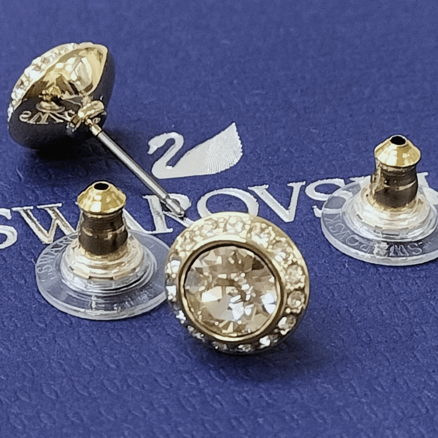 SWAROVSKI クリスタル エンジェリック スタッド ピアス ゴールドトーン 5505470